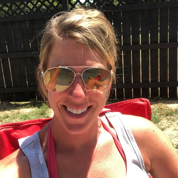 Meet your Posher, Michelle - Picture 1 of 1